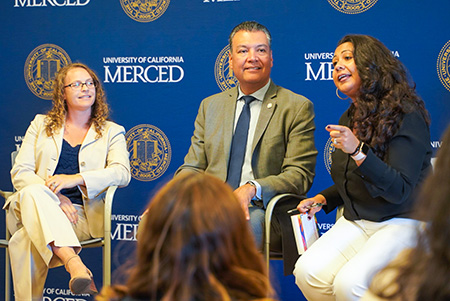 UC Merced Professor Jessica Trounstine and Secretary of State Alex Padilla took part in a "fireside chat" with students and community members.