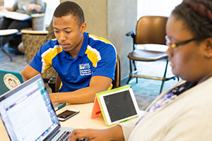 DARTS fellows help transfer or returning scholars with tutoring support and more.